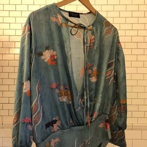 Printed Zara blouse never worn